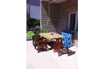 Kroatia Privát Okrug Gornji, Eksteriør